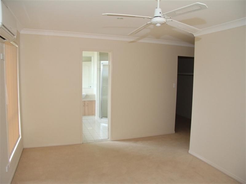 10 Noelene Lane, Arundel QLD 4214