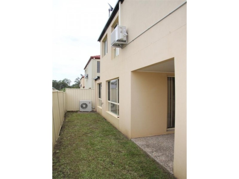 10 Noelene Lane, Arundel QLD 4214