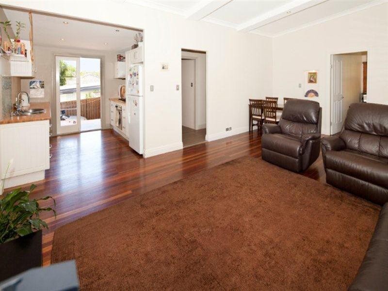 21 Lind Avenue, Southport QLD 4215