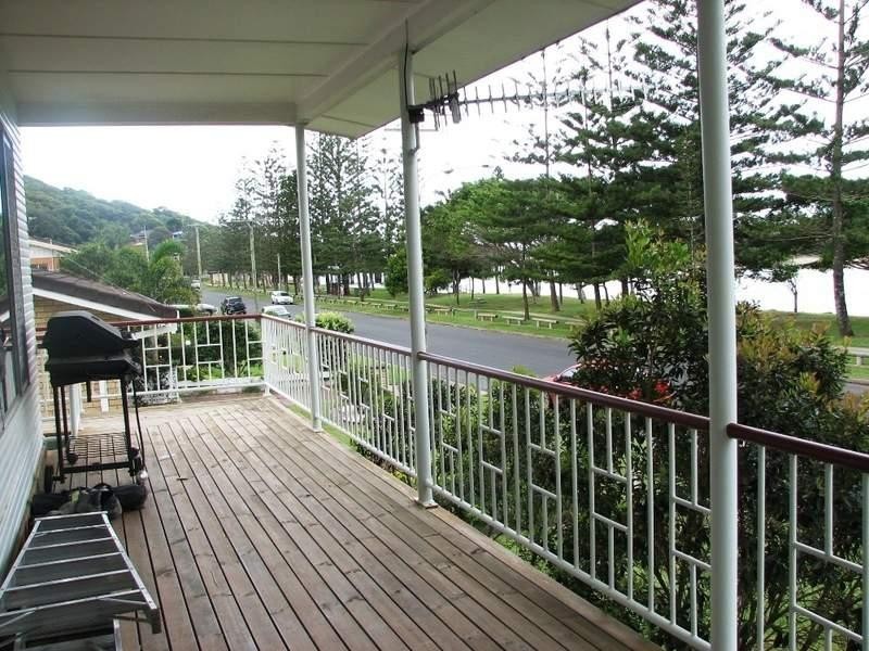 29 Awoonga Avenue, Burleigh Heads QLD 4220