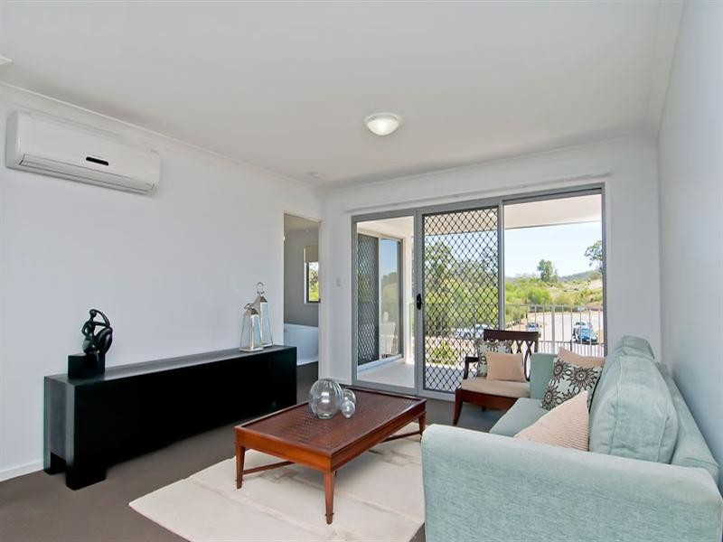 Pacific Pines QLD 4211