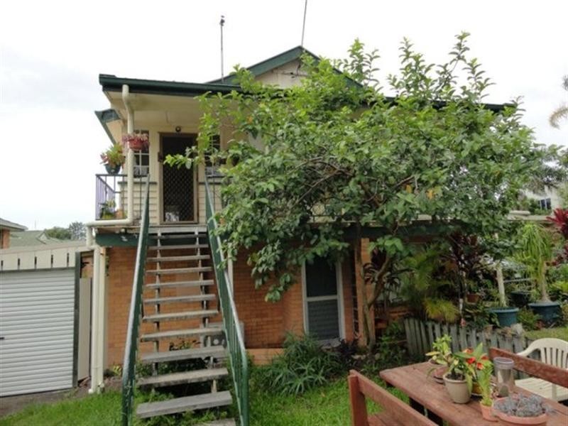 34 Government Road, Labrador QLD 4215