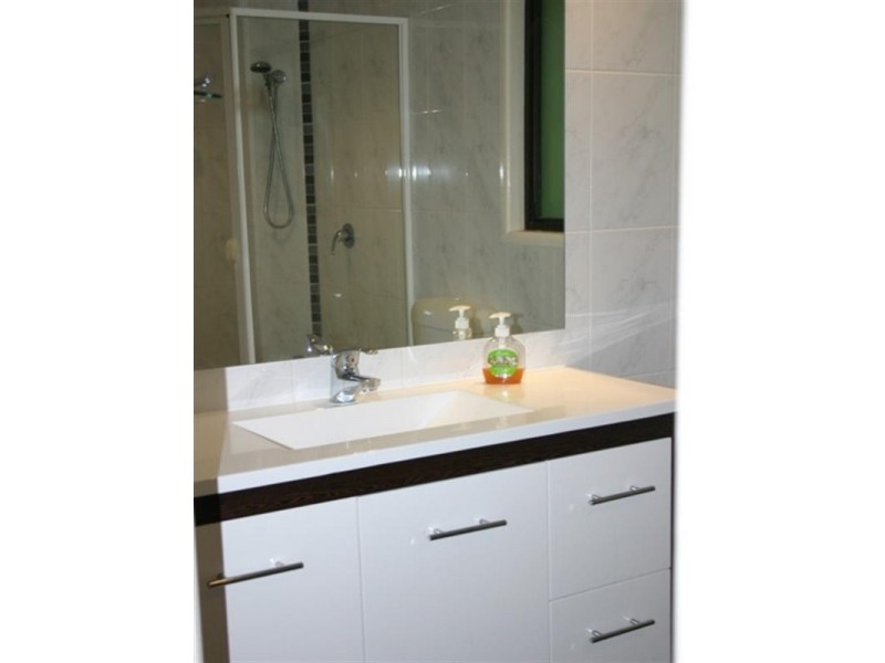 4 Heetera Court, Elanora QLD 4221