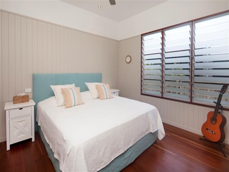 55 Hedges Avenue, Mermaid Beach QLD 4218