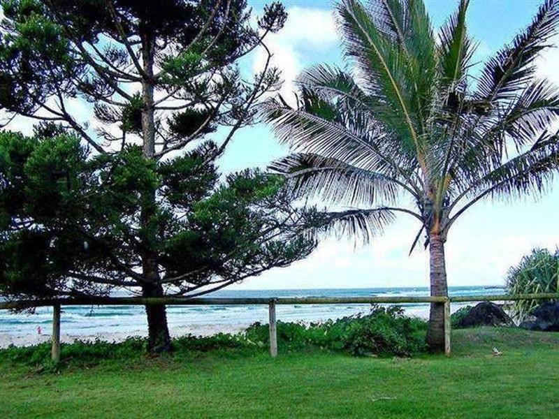 25 Jefferson Lane, Palm Beach QLD 4221