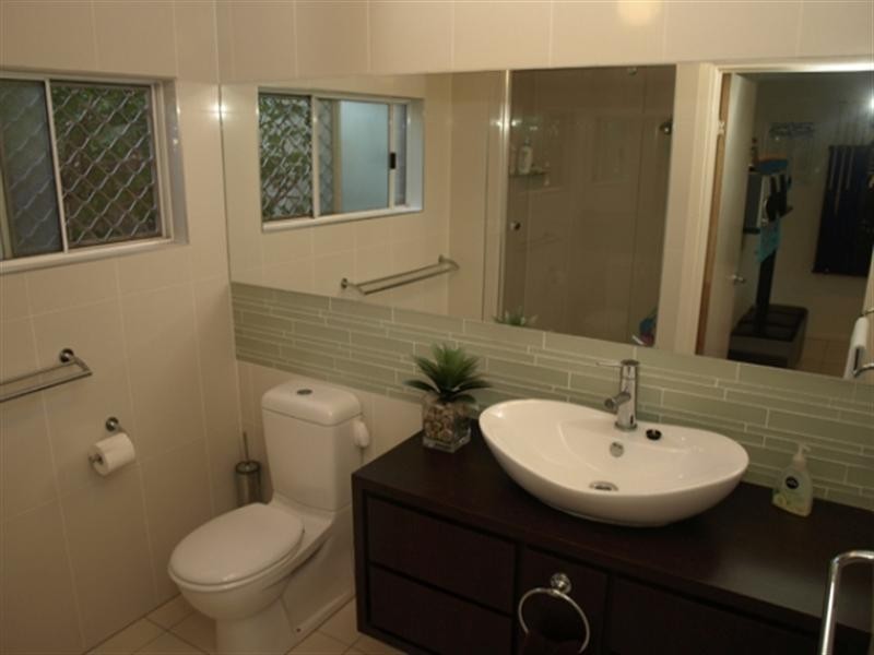 10 Lind Avenue, Southport QLD 4215