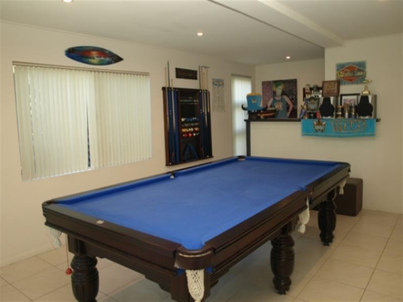 10 Lind Avenue, Southport QLD 4215