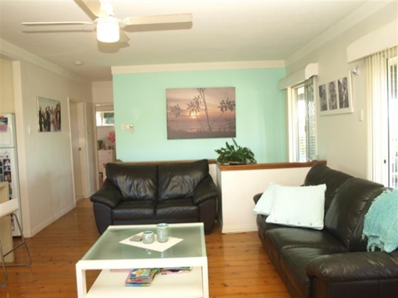 10 Lind Avenue, Southport QLD 4215