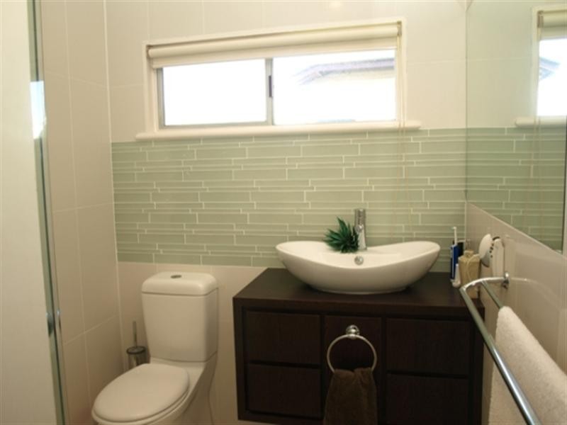 10 Lind Avenue, Southport QLD 4215