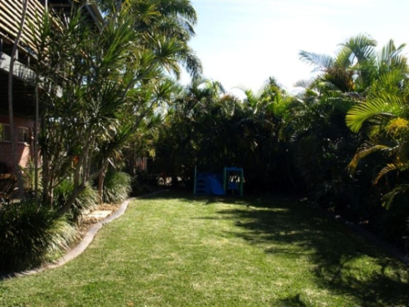 10 Lind Avenue, Southport QLD 4215