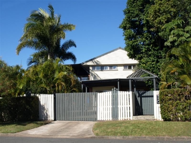 10 Lind Avenue, Southport QLD 4215