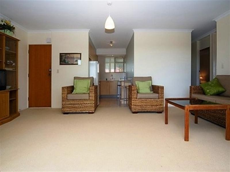 6/2 Britannia Avenue, Broadbeach QLD 4218