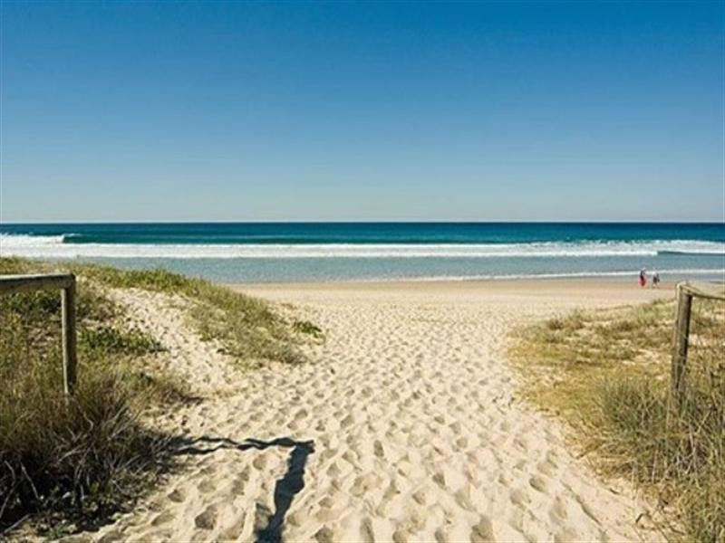 6/2 Britannia Avenue, Broadbeach QLD 4218