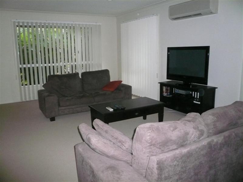 15 Ballybunyon Crescent, Hope Island QLD 4212