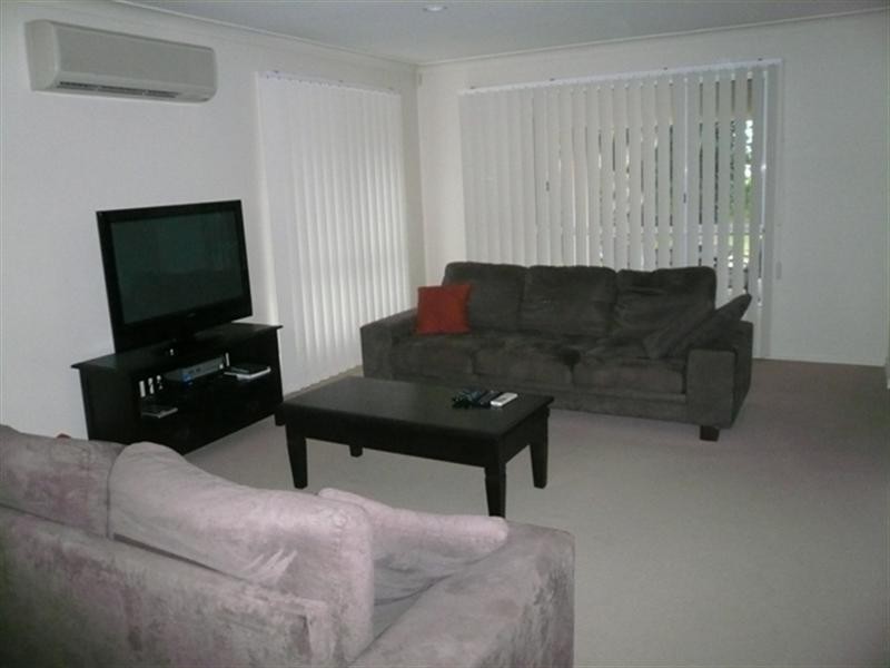 15 Ballybunyon Crescent, Hope Island QLD 4212