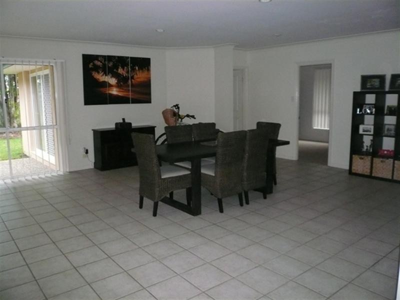 15 Ballybunyon Crescent, Hope Island QLD 4212