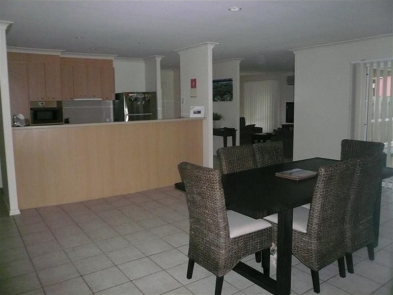 15 Ballybunyon Crescent, Hope Island QLD 4212