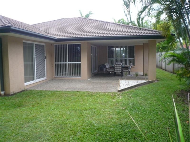 15 Ballybunyon Crescent, Hope Island QLD 4212