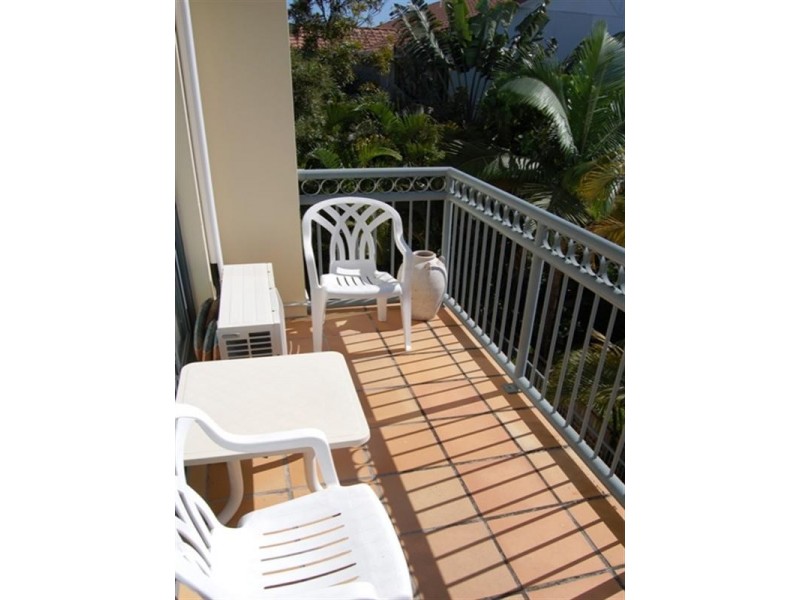 22/10 Genoa Street, Surfers Paradise QLD 4217