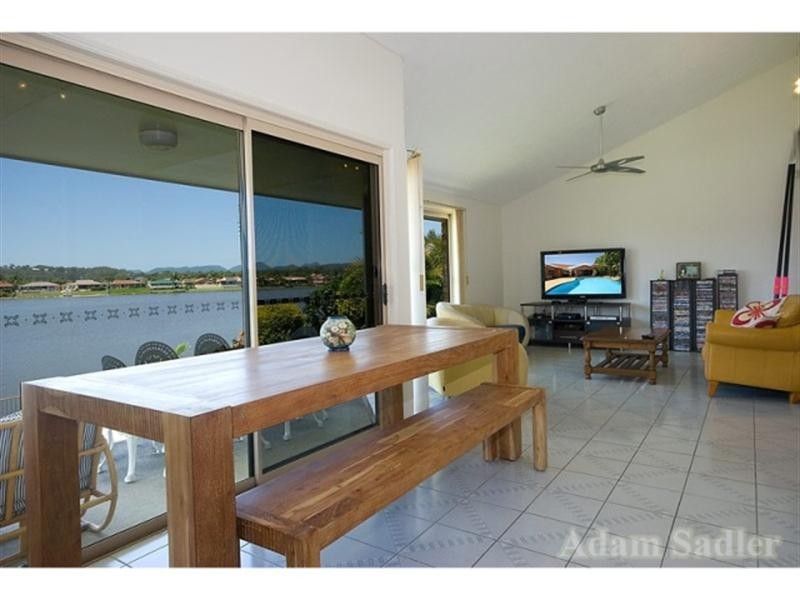 34 Auk Avenue, Burleigh Waters QLD 4220