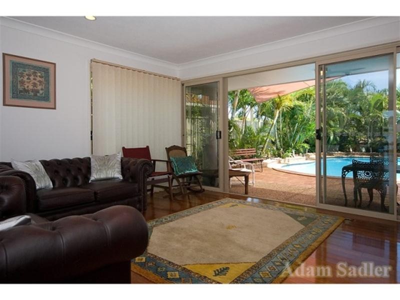 34 Auk Avenue, Burleigh Waters QLD 4220