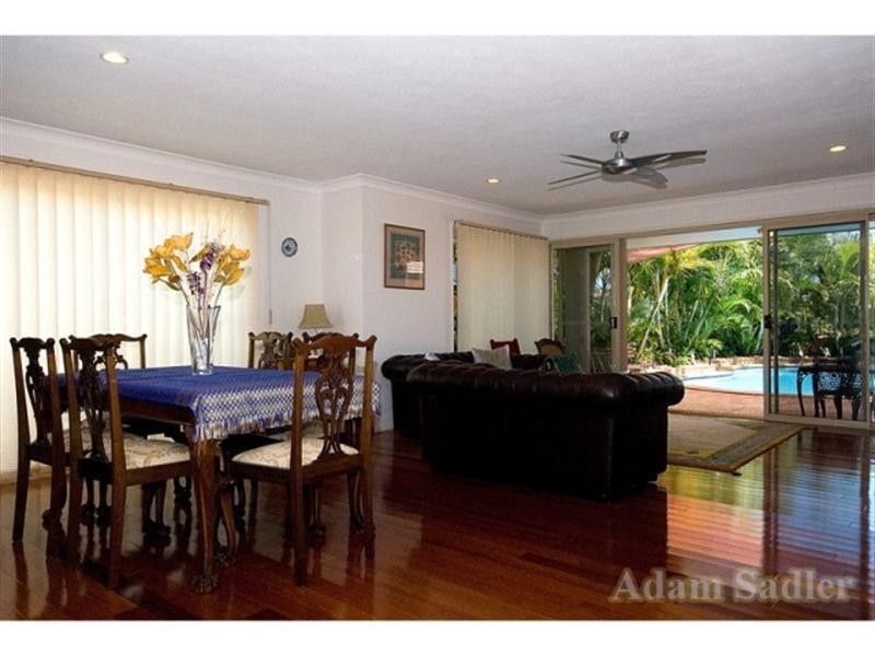 34 Auk Avenue, Burleigh Waters QLD 4220