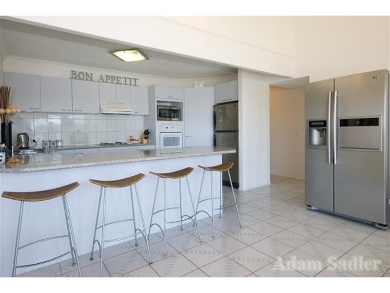 34 Auk Avenue, Burleigh Waters QLD 4220