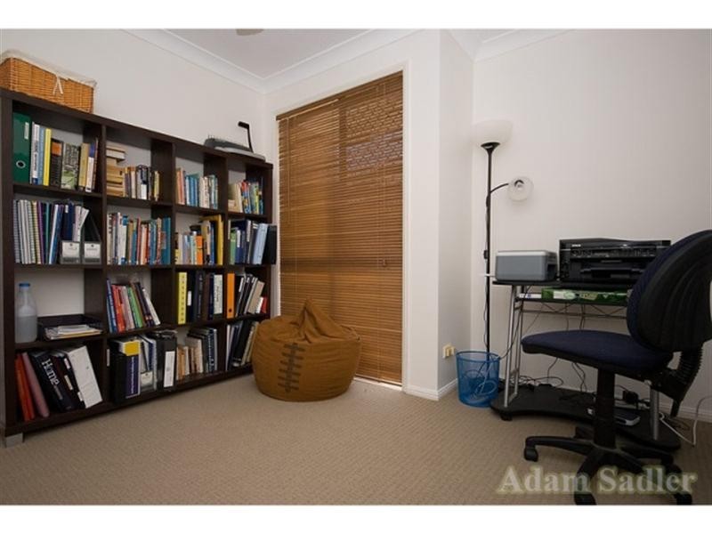 34 Auk Avenue, Burleigh Waters QLD 4220