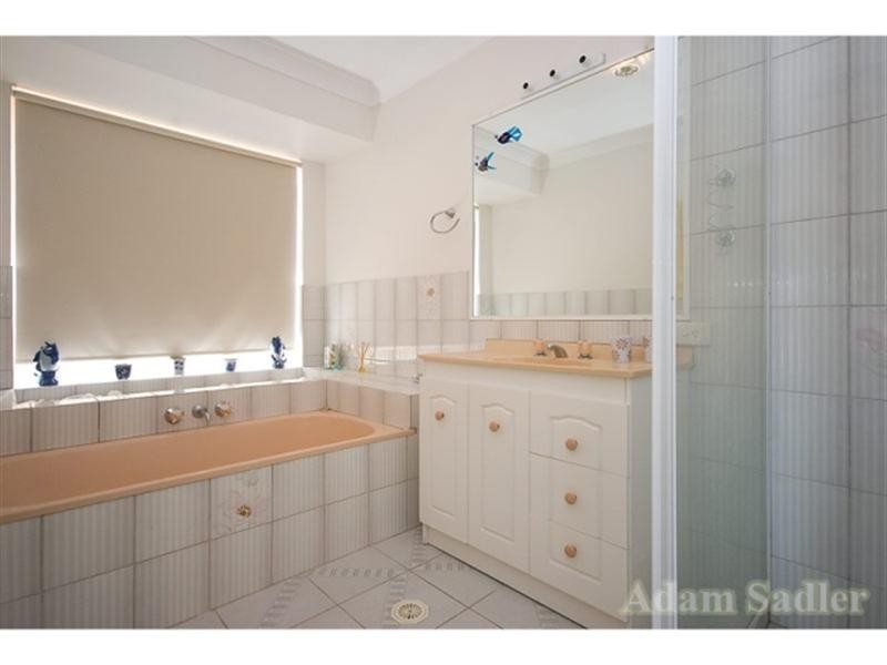34 Auk Avenue, Burleigh Waters QLD 4220