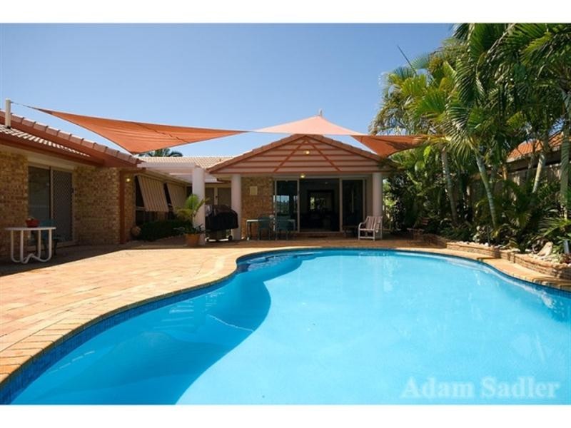 34 Auk Avenue, Burleigh Waters QLD 4220