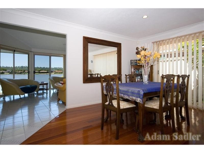 34 Auk Avenue, Burleigh Waters QLD 4220