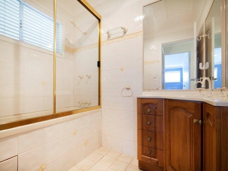 32 Mainsail Court, Currumbin Waters QLD 4223