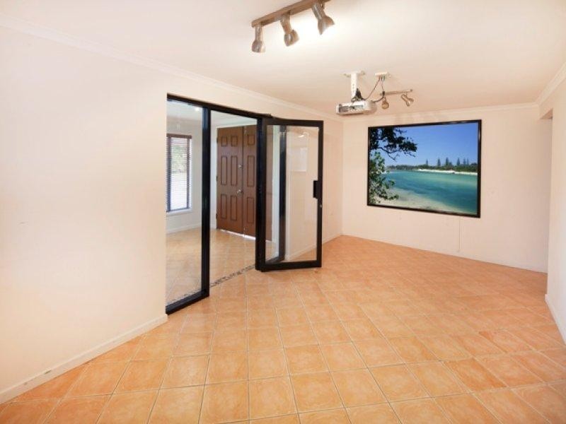 32 Mainsail Court, Currumbin Waters QLD 4223