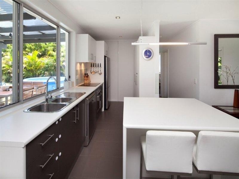 14 Naranga Avenue, Broadbeach Waters QLD 4218