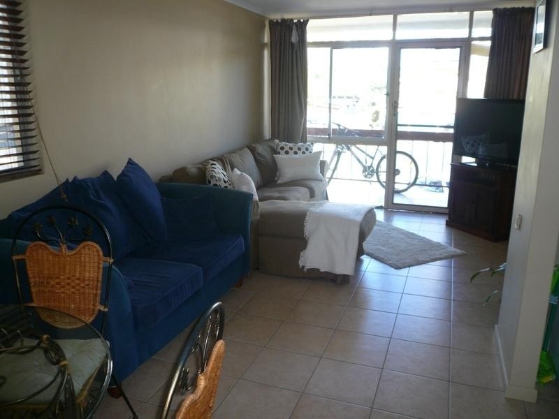 6/8 Darrambal Street, Chevron Island QLD 4217