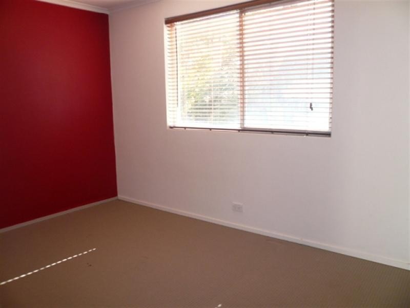 6/8 Darrambal Street, Chevron Island QLD 4217