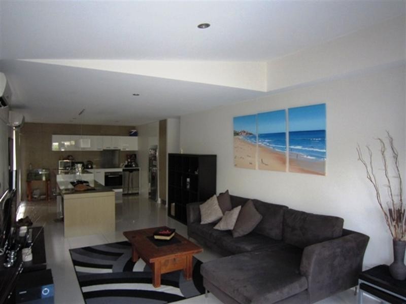 1/83 Sunshine Parade, Miami QLD 4220