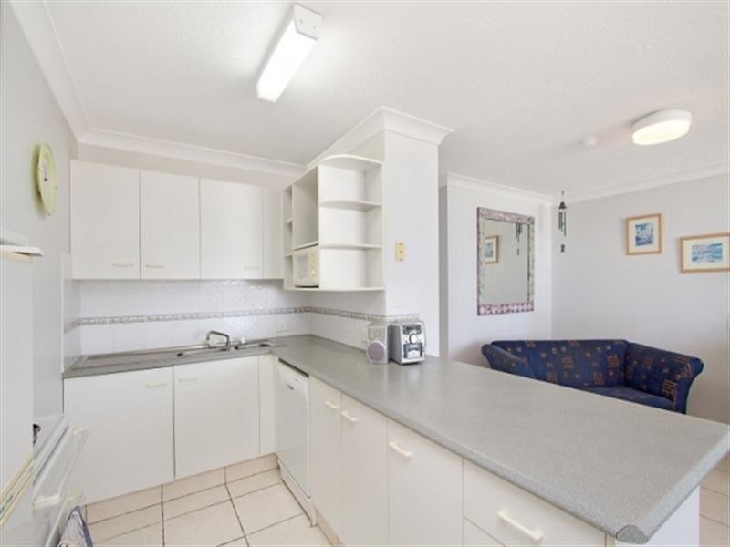 Unit 5C ‘Burleigh Beach Tower’, 52 Goodwin Terrace, Burleigh Heads QLD 4220