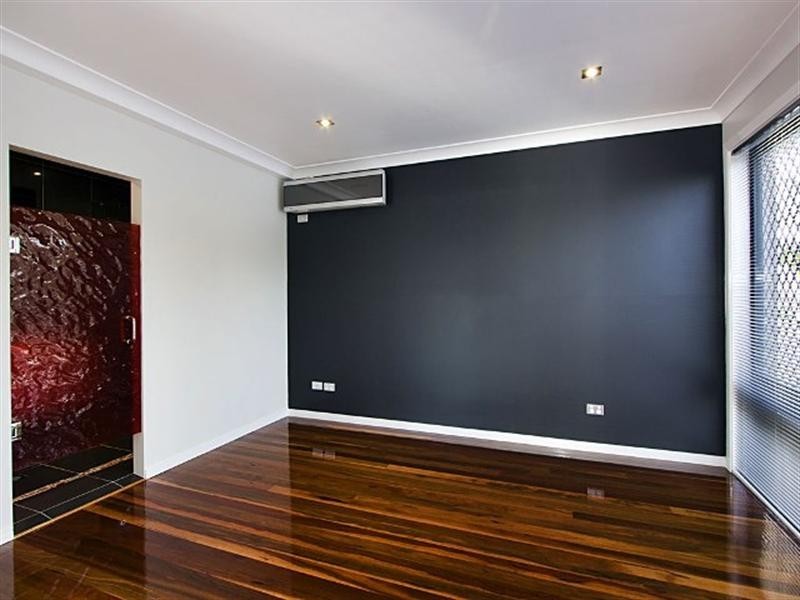 111 Petrel Avenue, Mermaid Beach QLD 4218