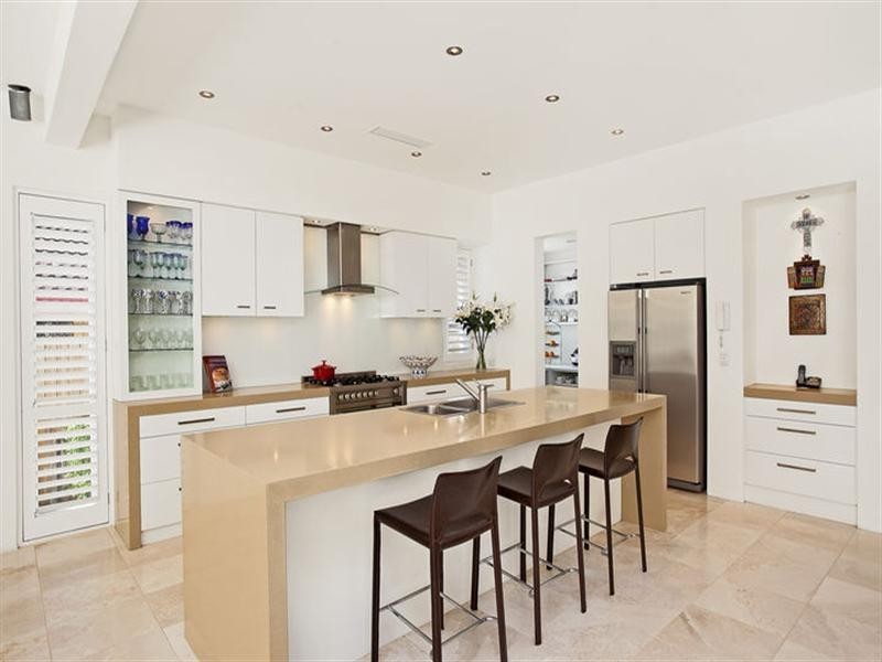 43 Fourth Avenue, Palm Beach QLD 4221