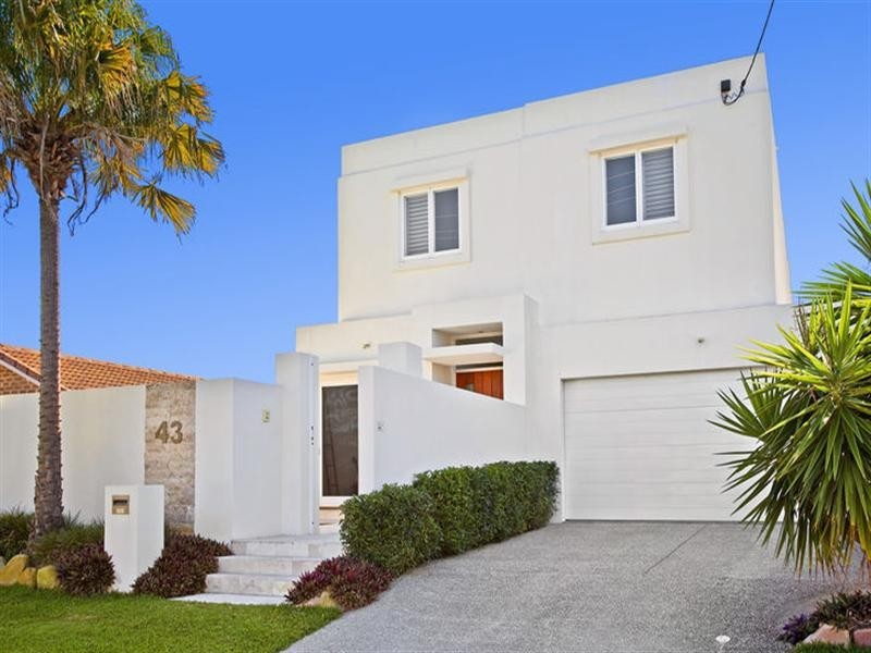 43 Fourth Avenue, Palm Beach QLD 4221