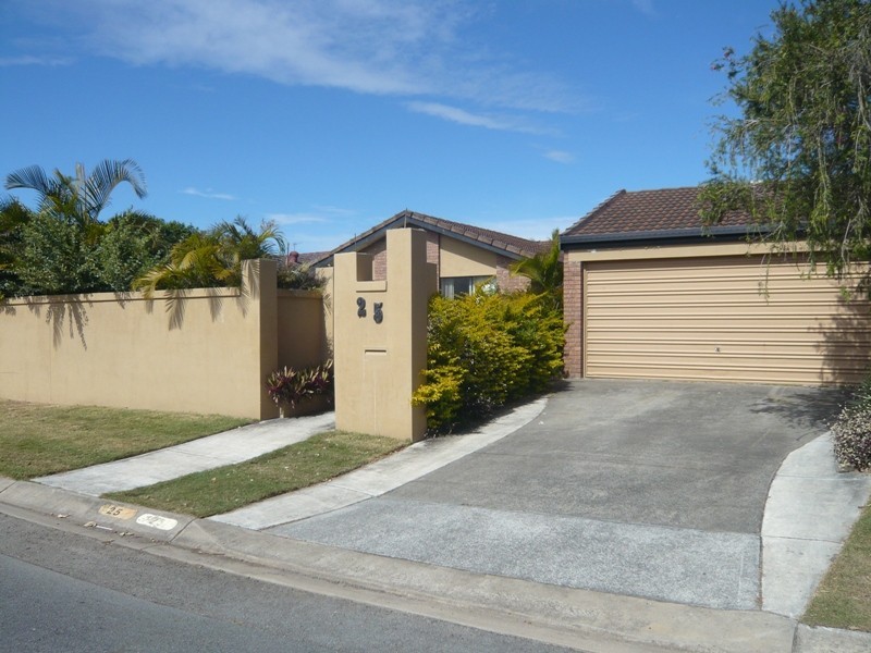 25 Sundowner Court, Mermaid Waters QLD 4218