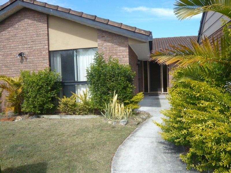 25 Sundowner Court, Mermaid Waters QLD 4218