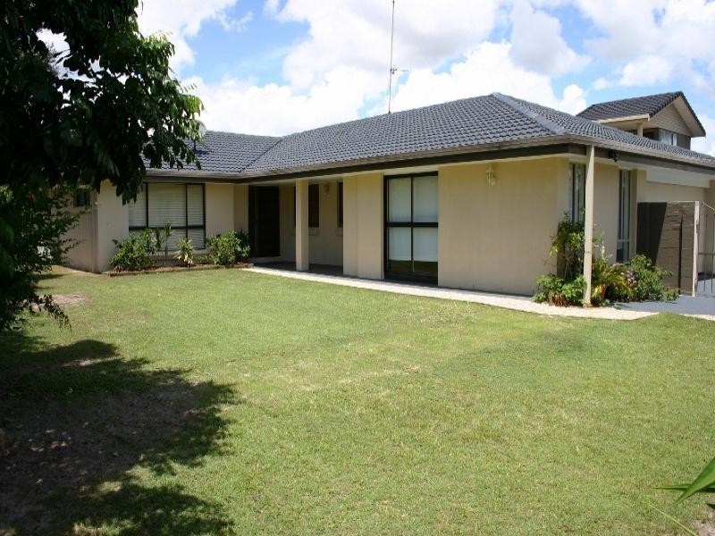 74 Hooker Boulevard, Broadbeach Waters QLD 4218