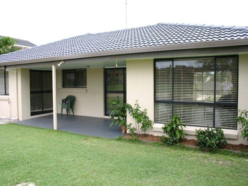 74 Hooker Boulevard, Broadbeach Waters QLD 4218