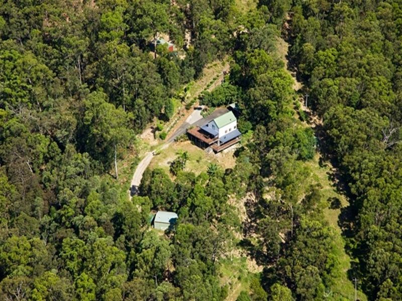 2 Chesterfield Drive, Bonogin QLD 4213