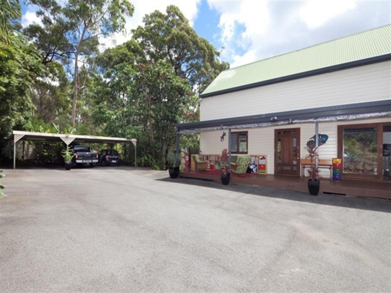 2 Chesterfield Drive, Bonogin QLD 4213