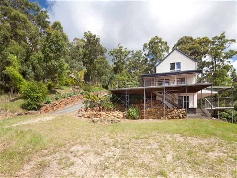 2 Chesterfield Drive, Bonogin QLD 4213