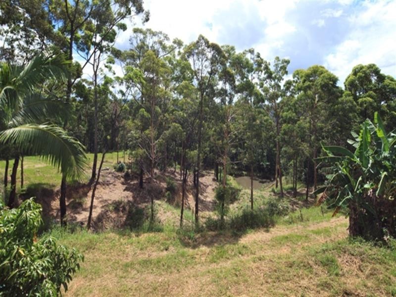 2 Chesterfield Drive, Bonogin QLD 4213