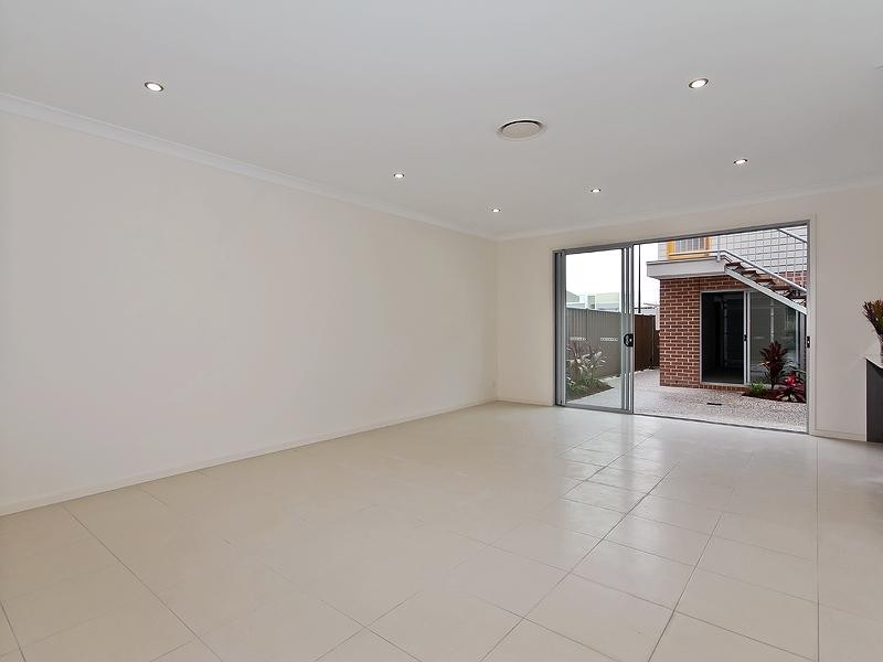 12 Jurien Crescent, Varsity Lakes QLD 4227
